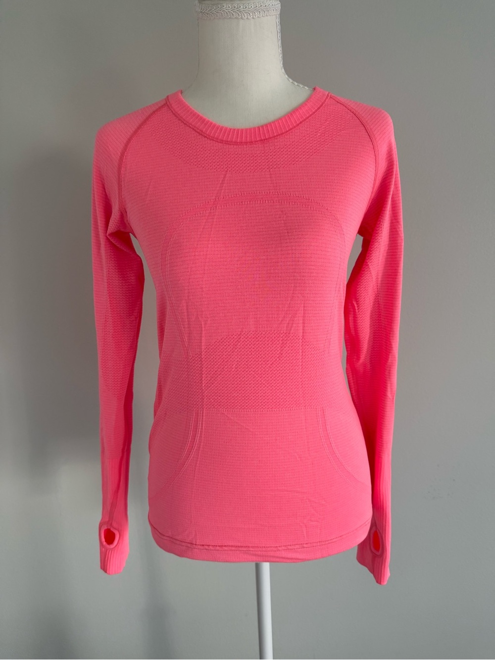 lululemon Swiftly Tech Long Sleeve Crew Top, Hip Length, Neon Coral, Size 6